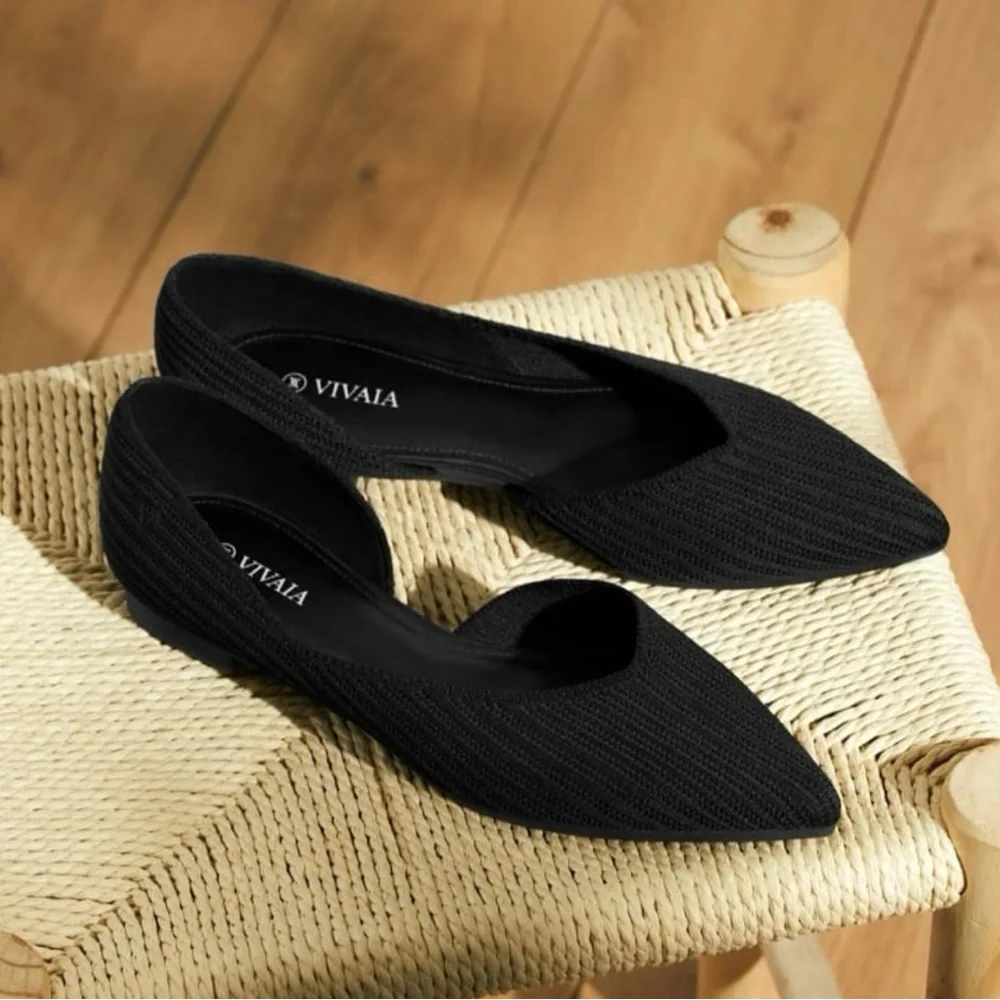 - Women's Black Flats